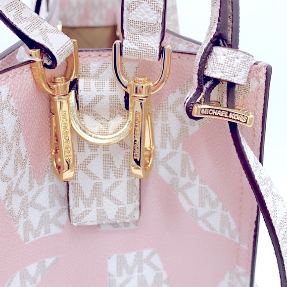 SOLD NWT MICHAEL KORS Kenly LG Signature Logo Tote Bag - Picture 11 of 11